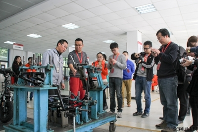 小牛“行”專業(yè)化工廠成為行業(yè)標(biāo)桿，互聯(lián)網(wǎng)銷售引領(lǐng)新潮流